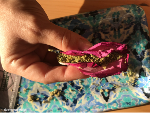 how to roll a rose blunt